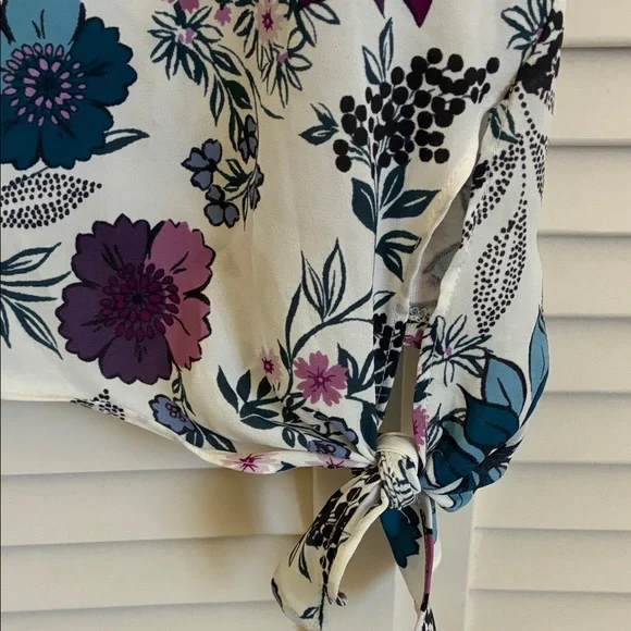 LOFT Blue and Purple Floral Short Sleeve Top - Picture 3 of 4